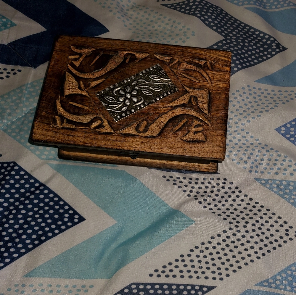 Jewelry box
